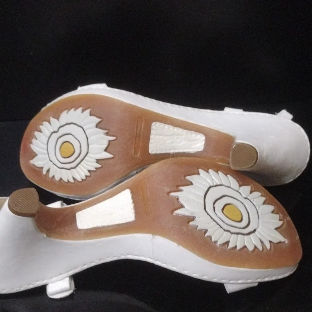 New- Born Crown Alcala ll -White Size 7 NO3601 CKK11 -Bought Never Worn- No Tags - Picture 6 of 9